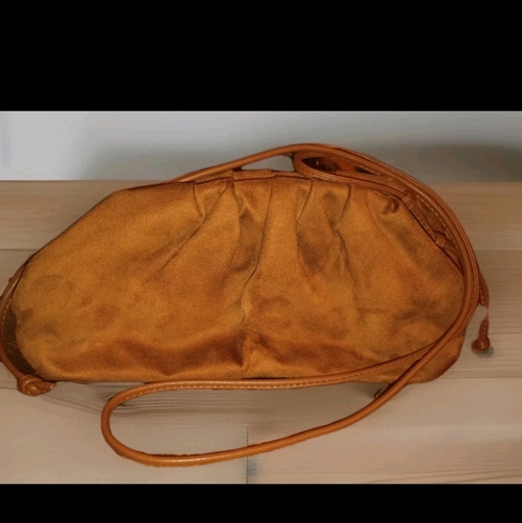 Banana Republic Handbags - Banana Republic Elegant Tan Women's Bag